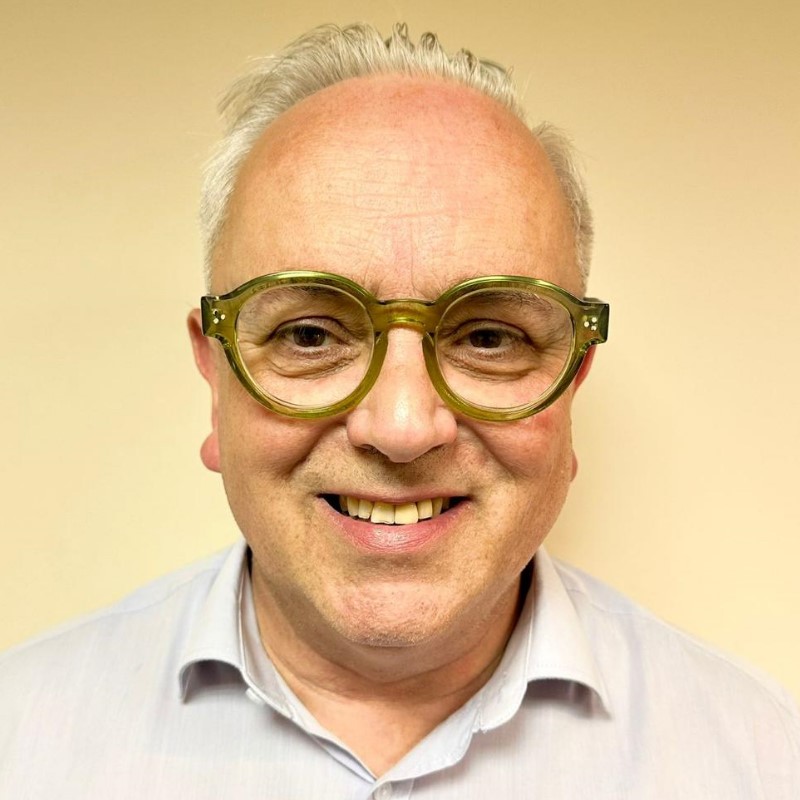 Tim Fantom of Colin Lee Opticians Team'>